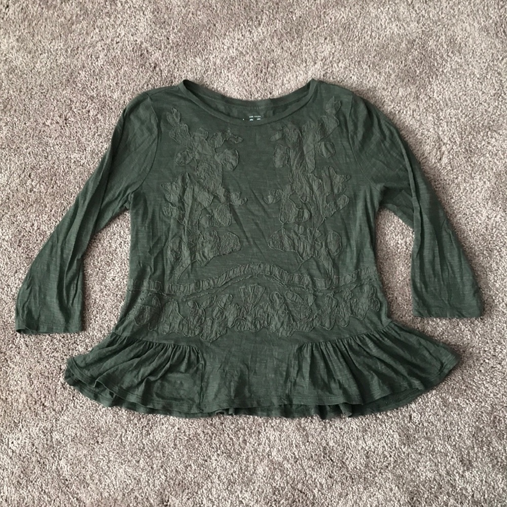 Loft 3/4 sleeved shirt! Olive green with overlay!